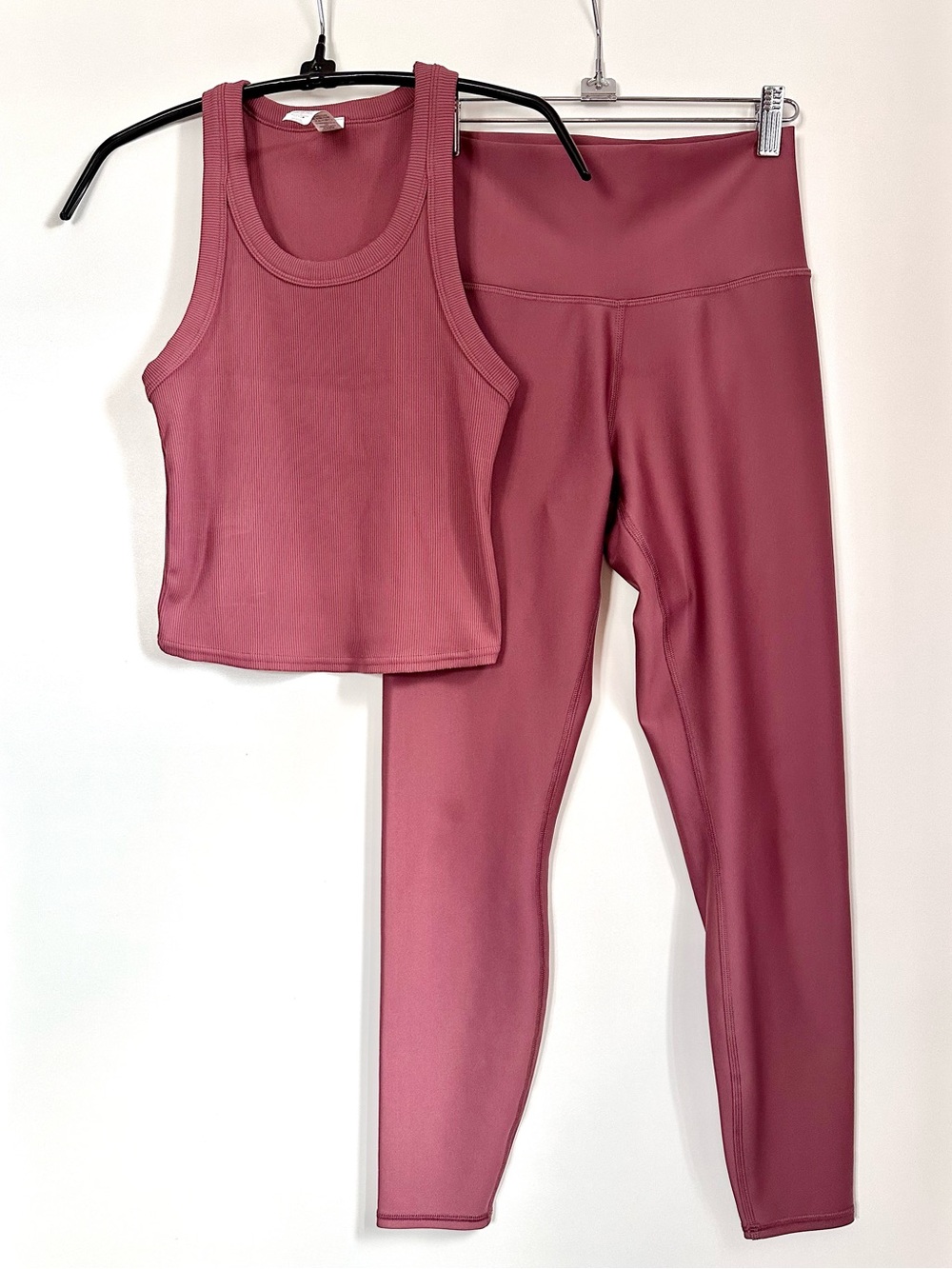 Alo Yoga Goddess Ribbed Tank & Airlift 7/8 Legging Set in Burgundy Truffle